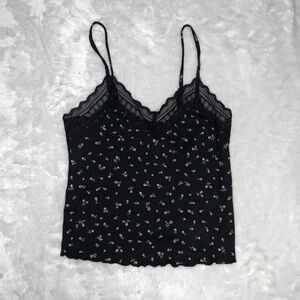 Floral black tank top 💐
